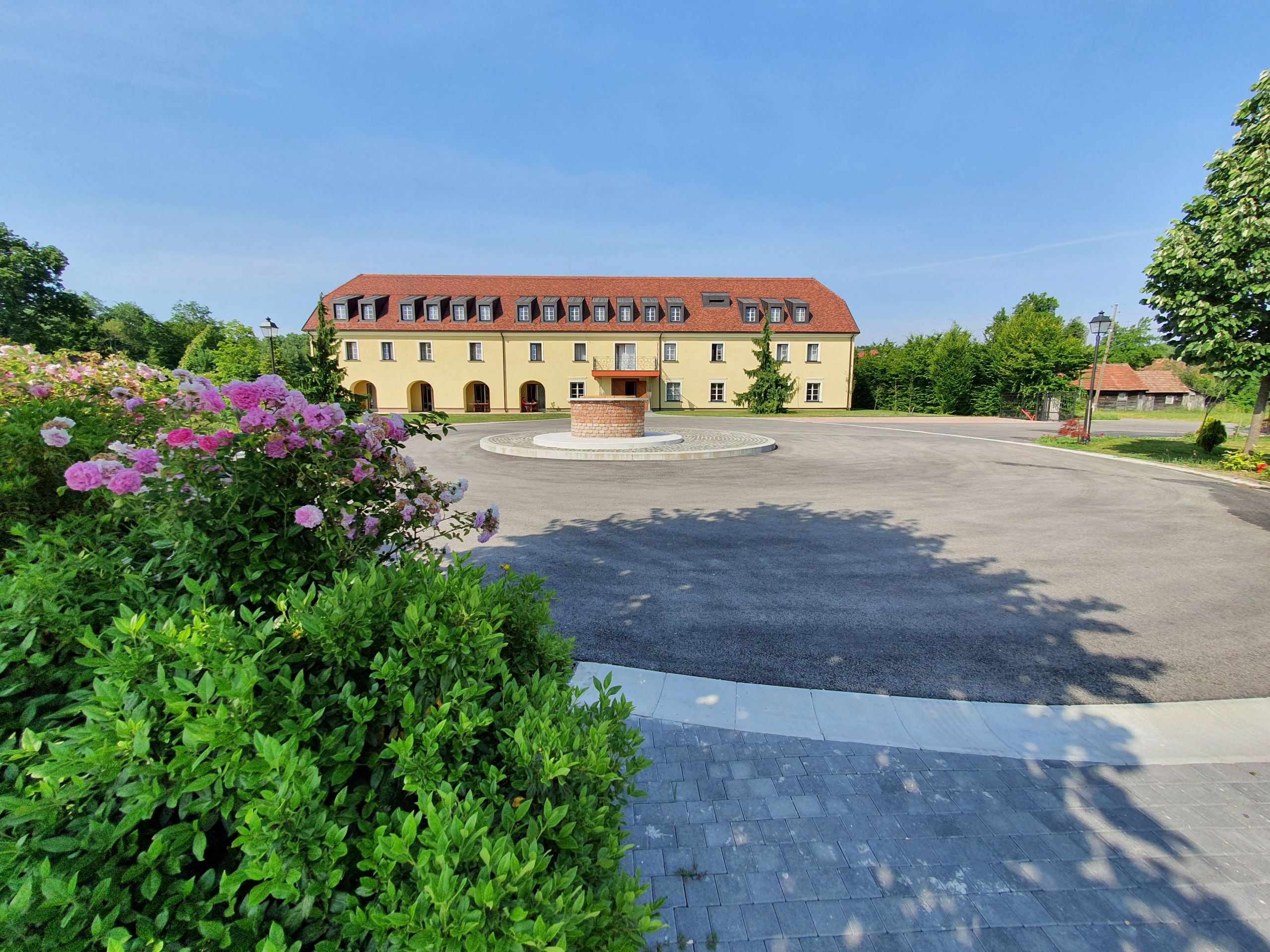 dvorac-jurjevec-u-novom-izdanju-forbes-magazina