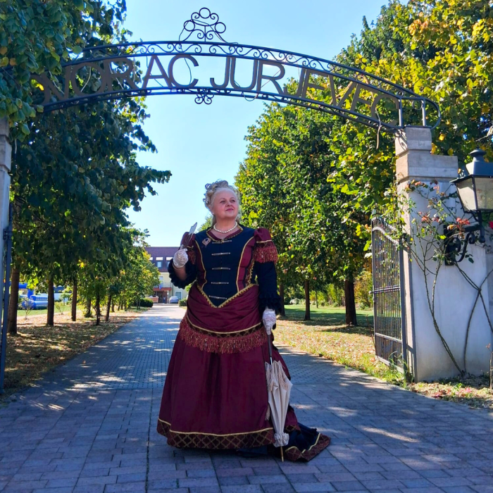 Brown Minimalism Instagram Story (Facebook Post (Square)) (4)